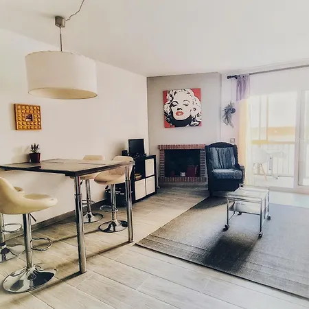 Nahe Strand, Stadt Und Yachthafen - Frisch Renoviert * 로지즈