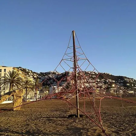 Nahe Strand, Stadt Und Yachthafen - Frisch Renoviert Roses